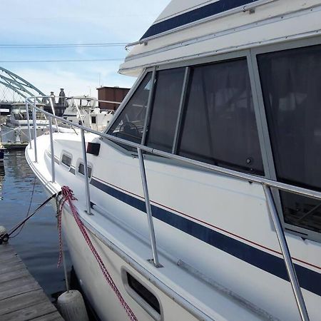Hotel Waterfront 32' Bayliner Yacht Providence Esterno foto