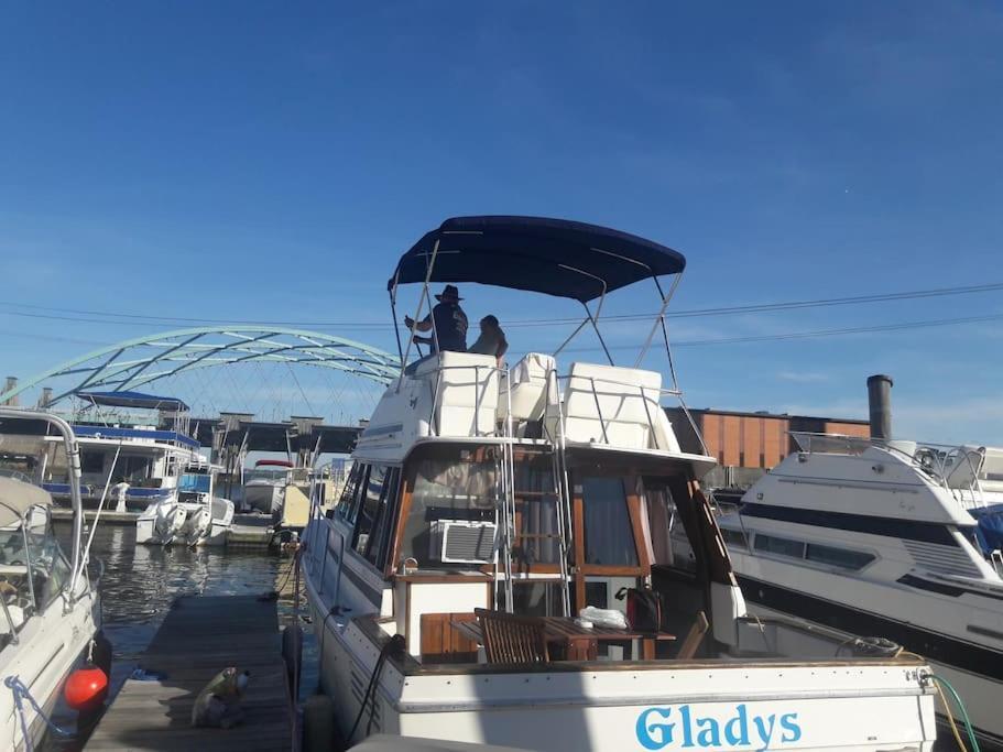 Hotel Waterfront 32' Bayliner Yacht Providence Esterno foto