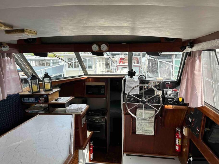 Hotel Waterfront 32' Bayliner Yacht Providence Esterno foto