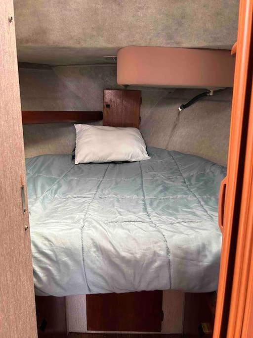 Hotel Waterfront 32' Bayliner Yacht Providence Esterno foto