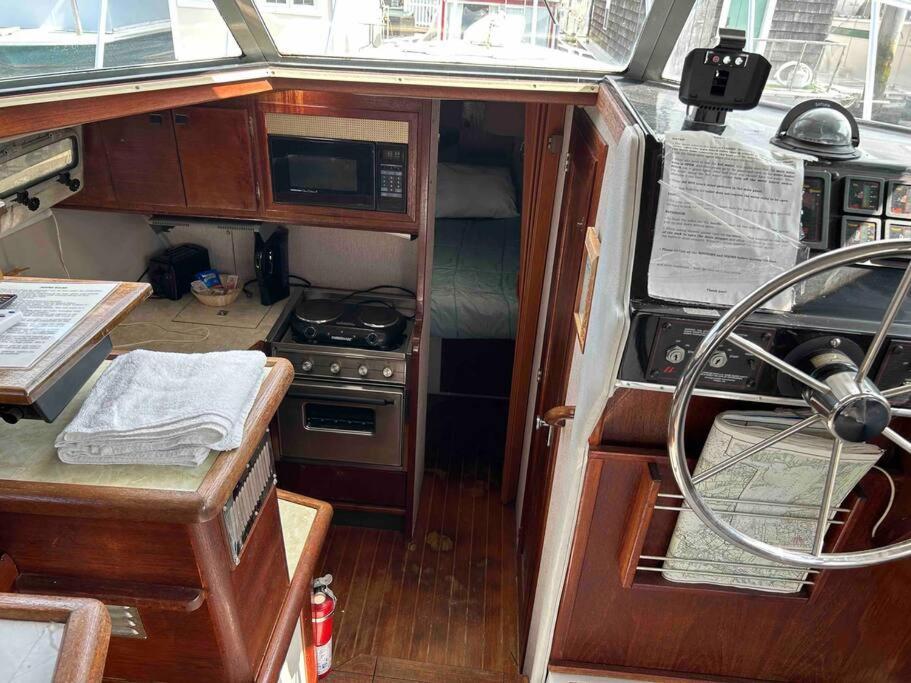 Hotel Waterfront 32' Bayliner Yacht Providence Esterno foto